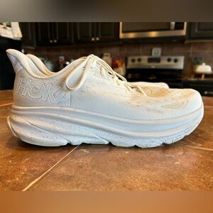 Hoka White Running Shoes with Yellow Insole Men